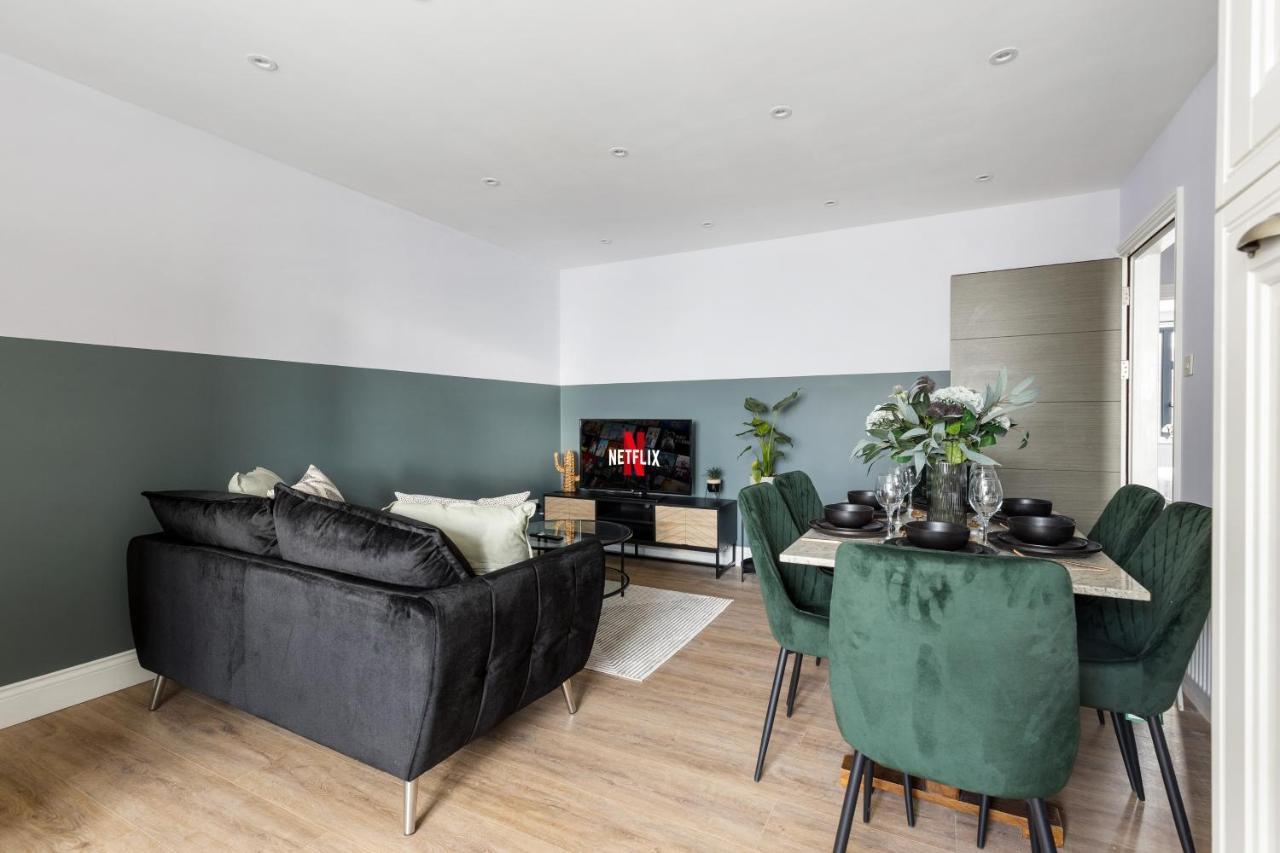 Stylish & Spacious 3 Bed Apartment With Fast Wifi, Close To Tube & Wembly London Bagian luar foto