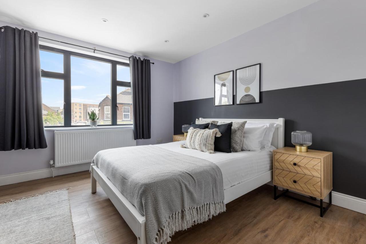 Stylish & Spacious 3 Bed Apartment With Fast Wifi, Close To Tube & Wembly London Bagian luar foto